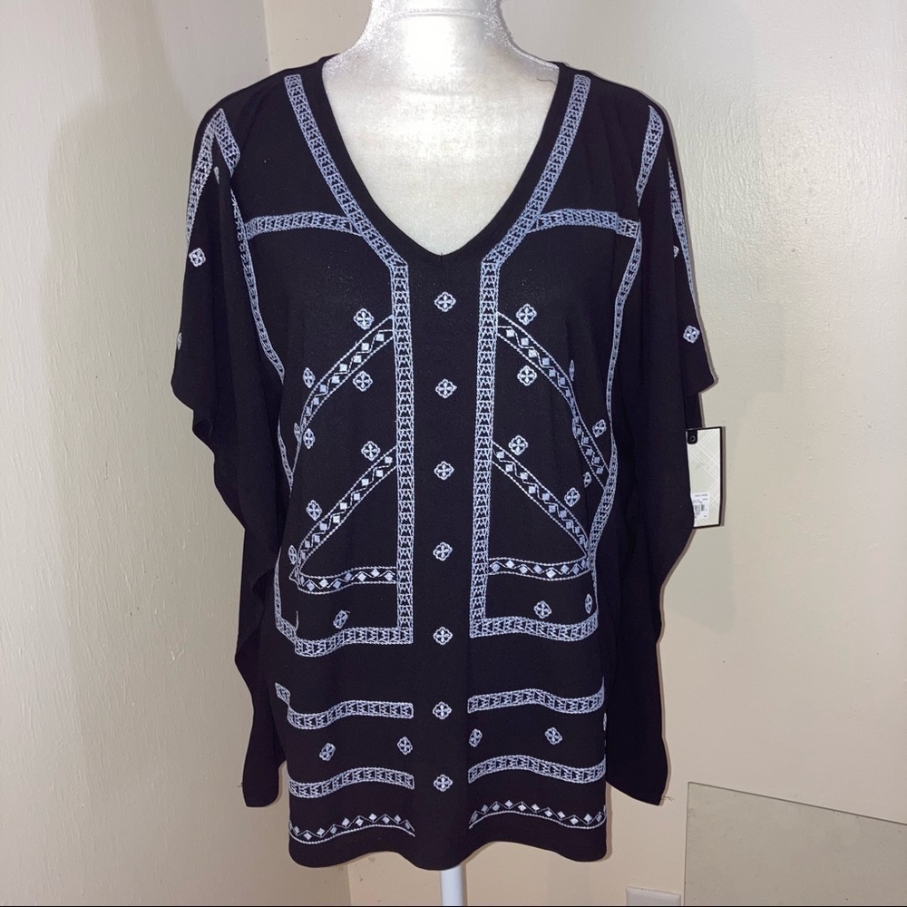 NWT Dana Buchman Stretch Embroidered Batwing Top L Black White - Picture 2 of 6